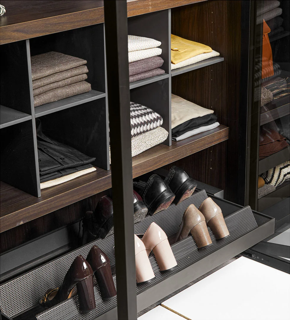 Faer Ambienti - walk in wardrobe - Atelier Notte is a complete collection marked
by a...