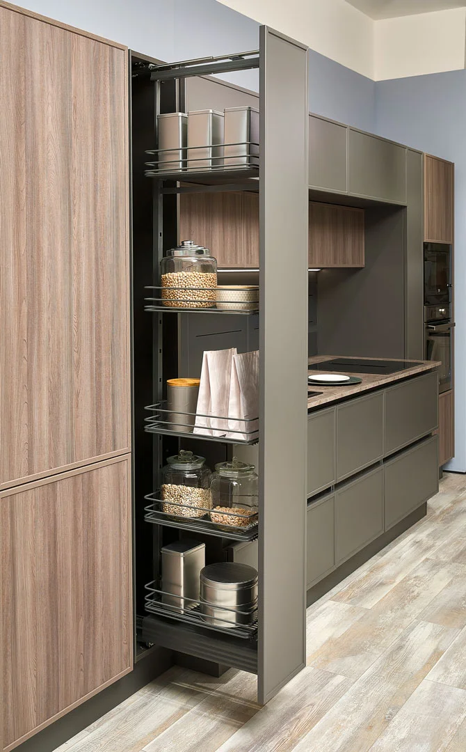 Rewind - Inspired by a successful 1980s model, Rewind is ch...