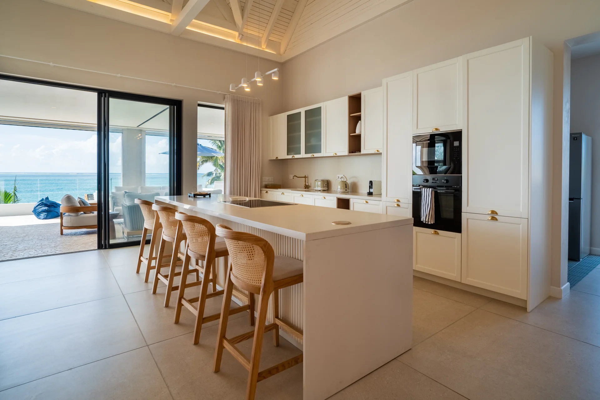 Modern and elegant Kitchen